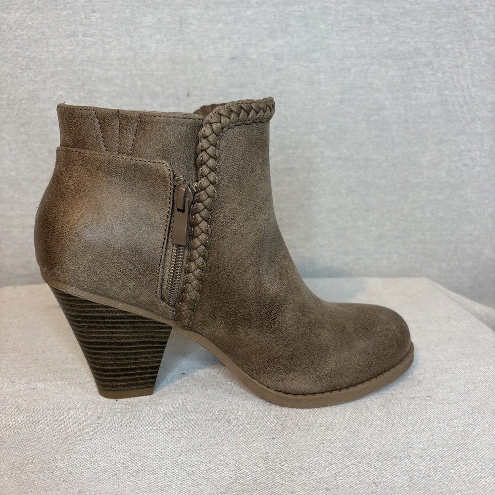 New Torrid Brown Faux Leather Ankle Boots‎ Size 8W Block Heel Zip Boho Peasant